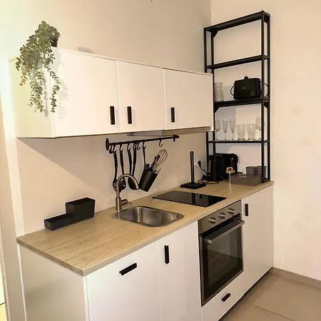 Apartment Near Downtown 2 *